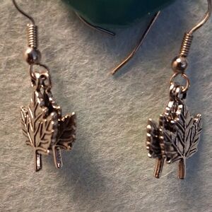 DOUBLE MAPLE LEAF EARRINGS